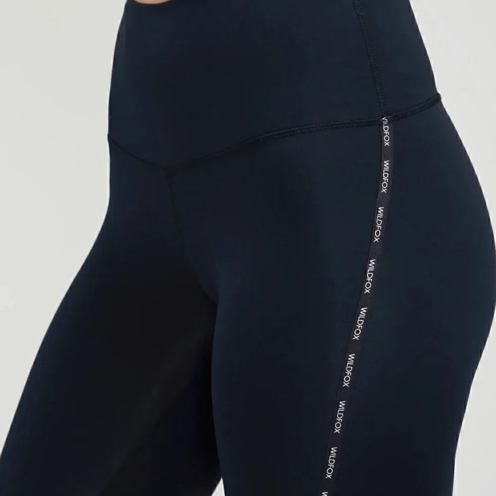 NWT Wildfox The Aerglo Legging
